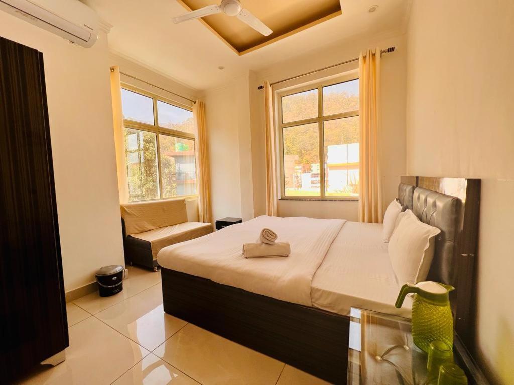 Hotel Paradise Palm Rishīkesh Dış mekan fotoğraf