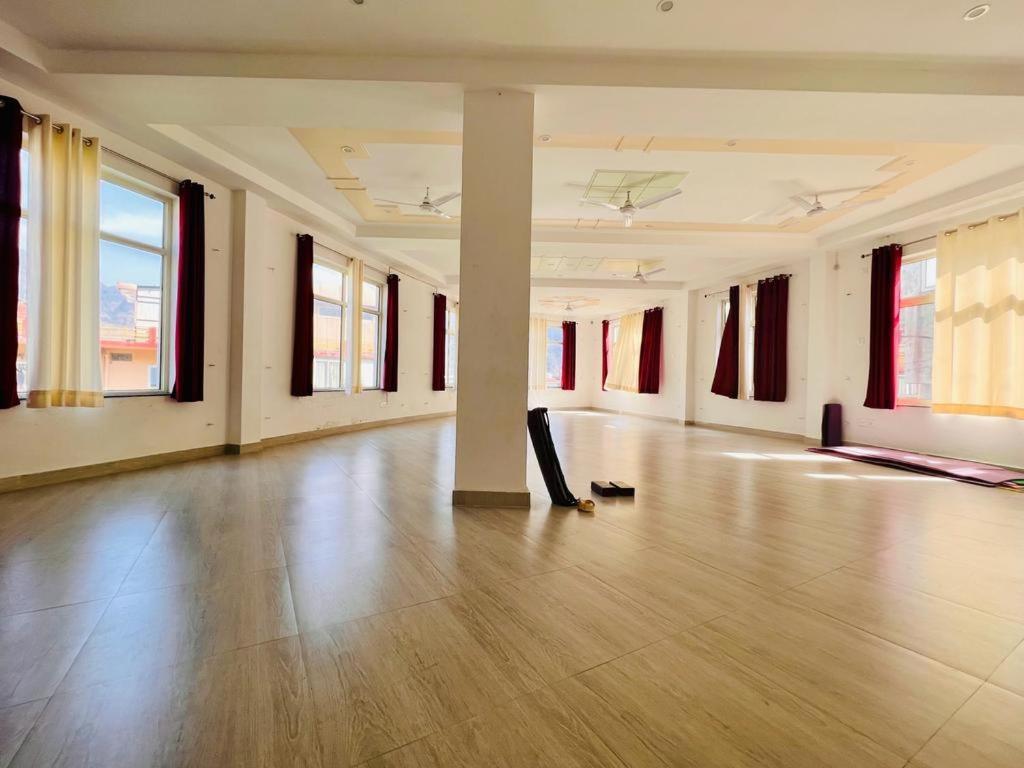 Hotel Paradise Palm Rishīkesh Dış mekan fotoğraf