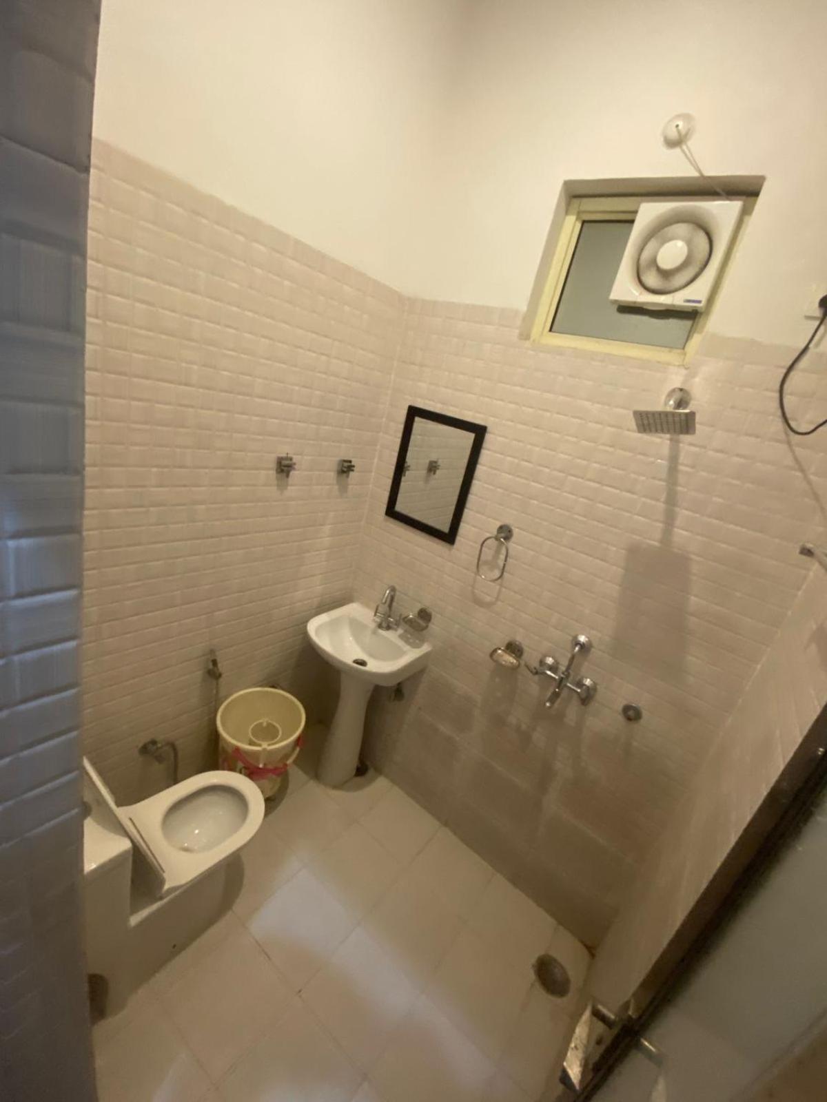 Hotel Paradise Palm Rishīkesh Oda fotoğraf